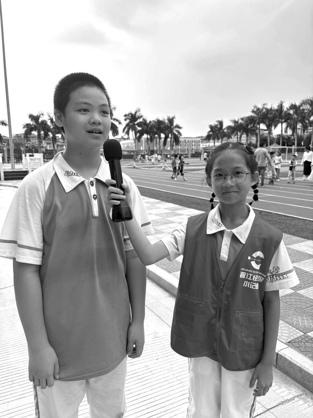 加油声此起, img, 为校园增添